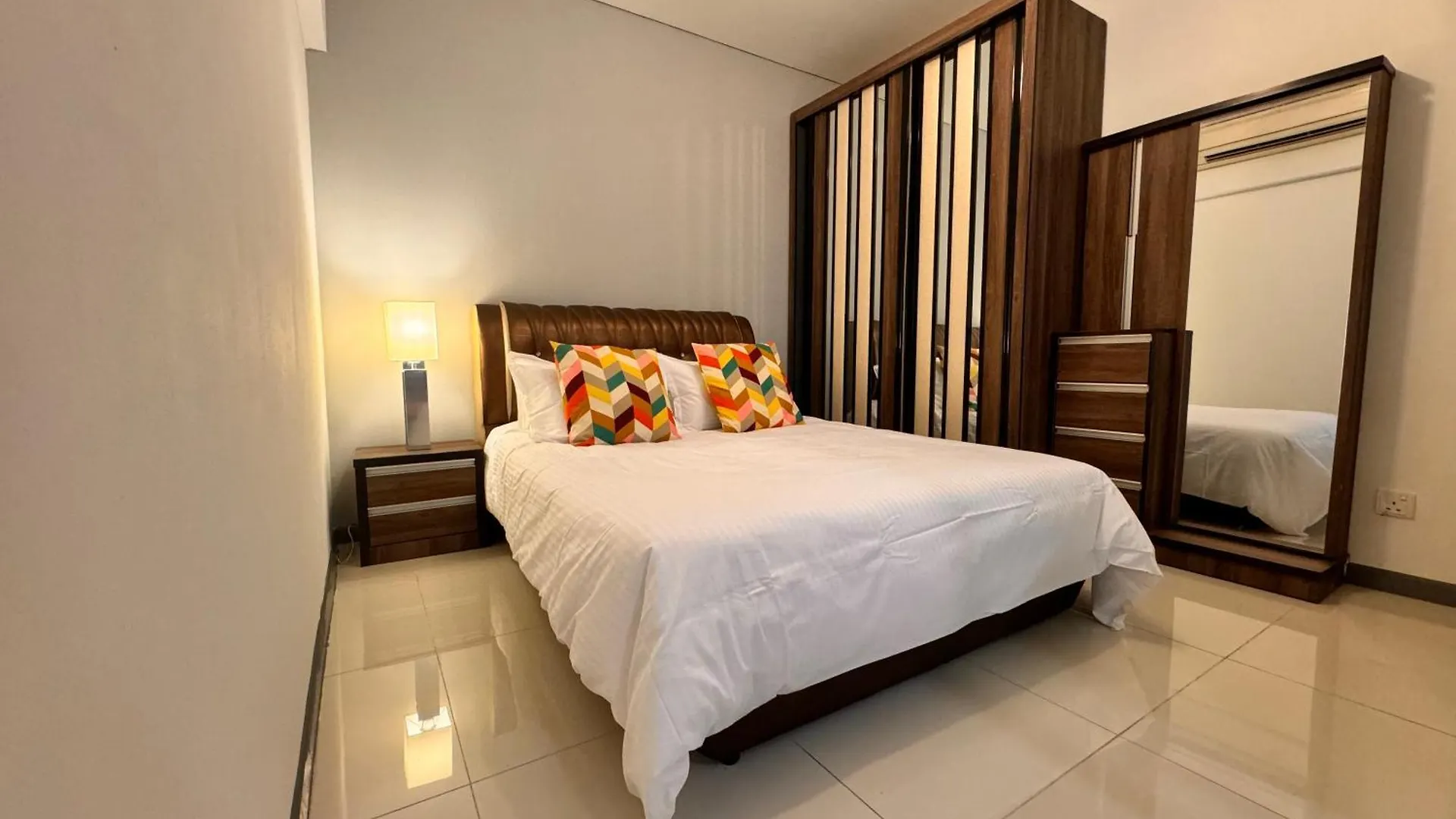 3Min Klcc Luxury 5Pax 2B1B Mercu Summer Suite By Fantasy Hospitality Kuala Lumpur 0*,  Malaysia